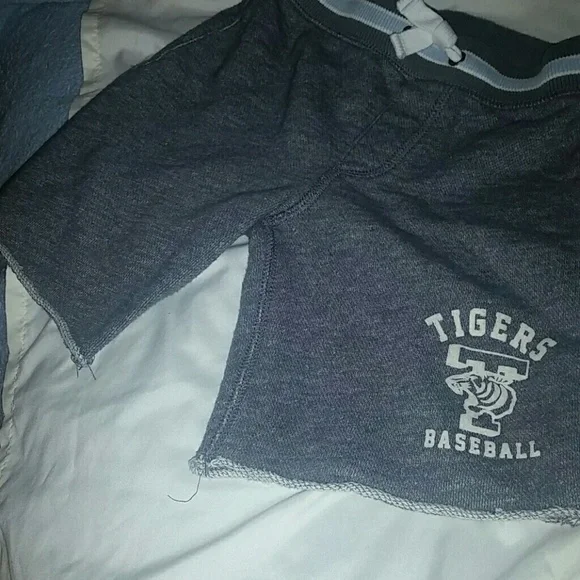 🔶️5 for $30🔶️ Boys Sweatpants shorts - Picture 1 of 1